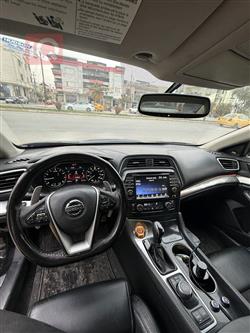 نيسان ماكسيما